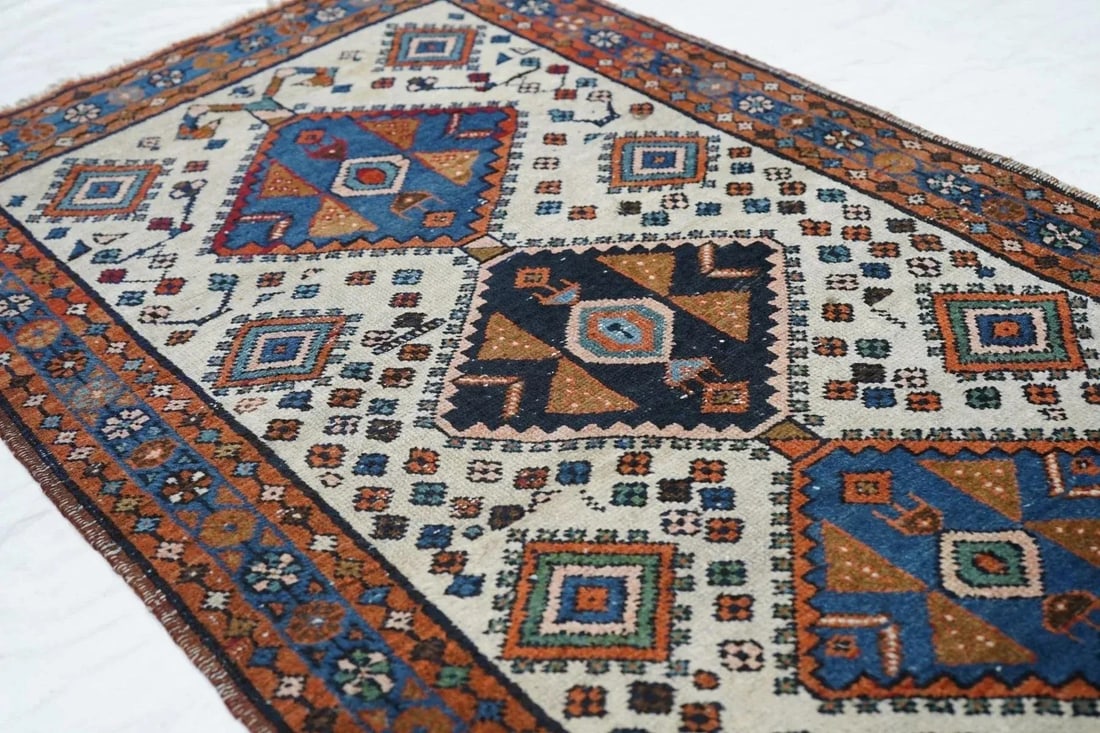 Vintage Persian Rug 2'6'' x 4'6'' - 11