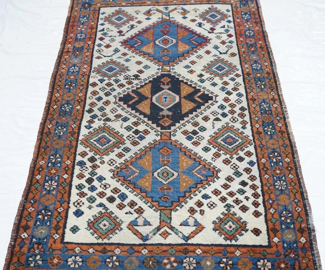 Vintage Persian Rug 2'6'' x 4'6'' - 12