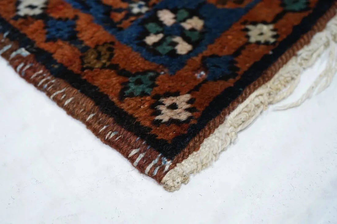 Vintage Persian Rug 2'6'' x 4'6'' - 3