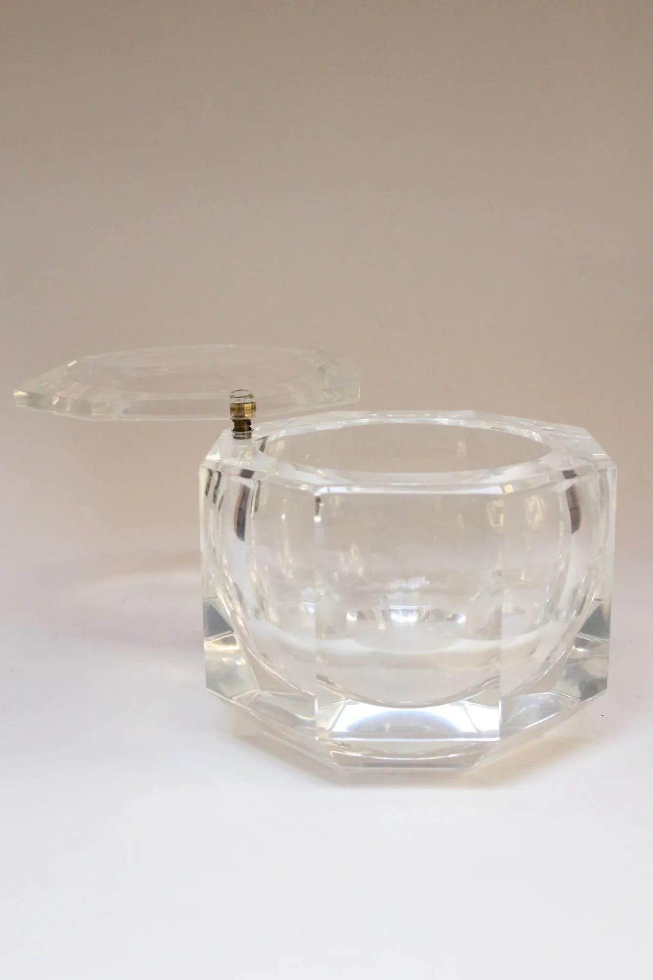 Italian Lucite Octagonal Form "Gem" Ice Bucket by Alessandro Albrizzi - 4