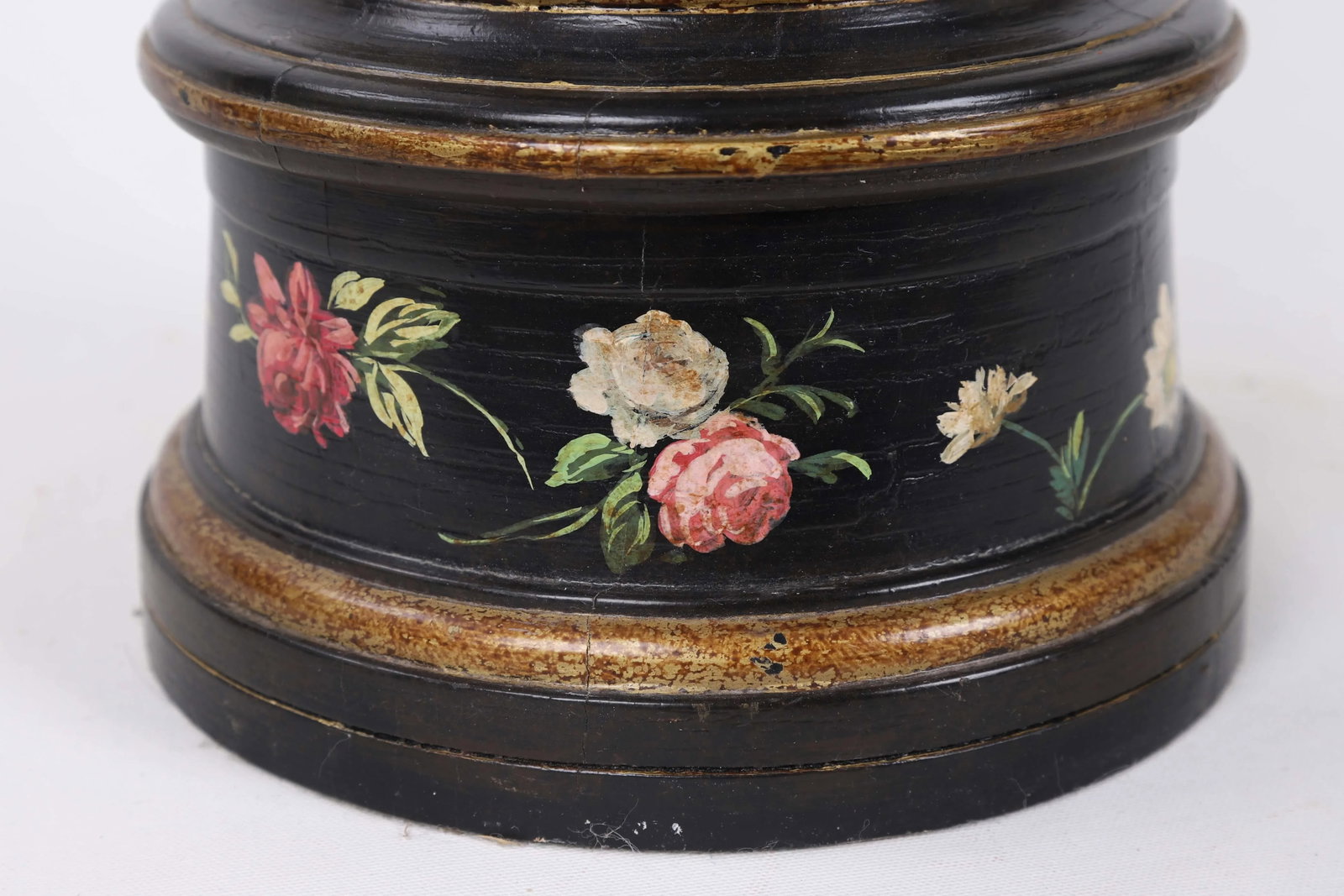 Vase Lamp With Gold and Ochre Details Featuring Multiple Famille Roses - 12