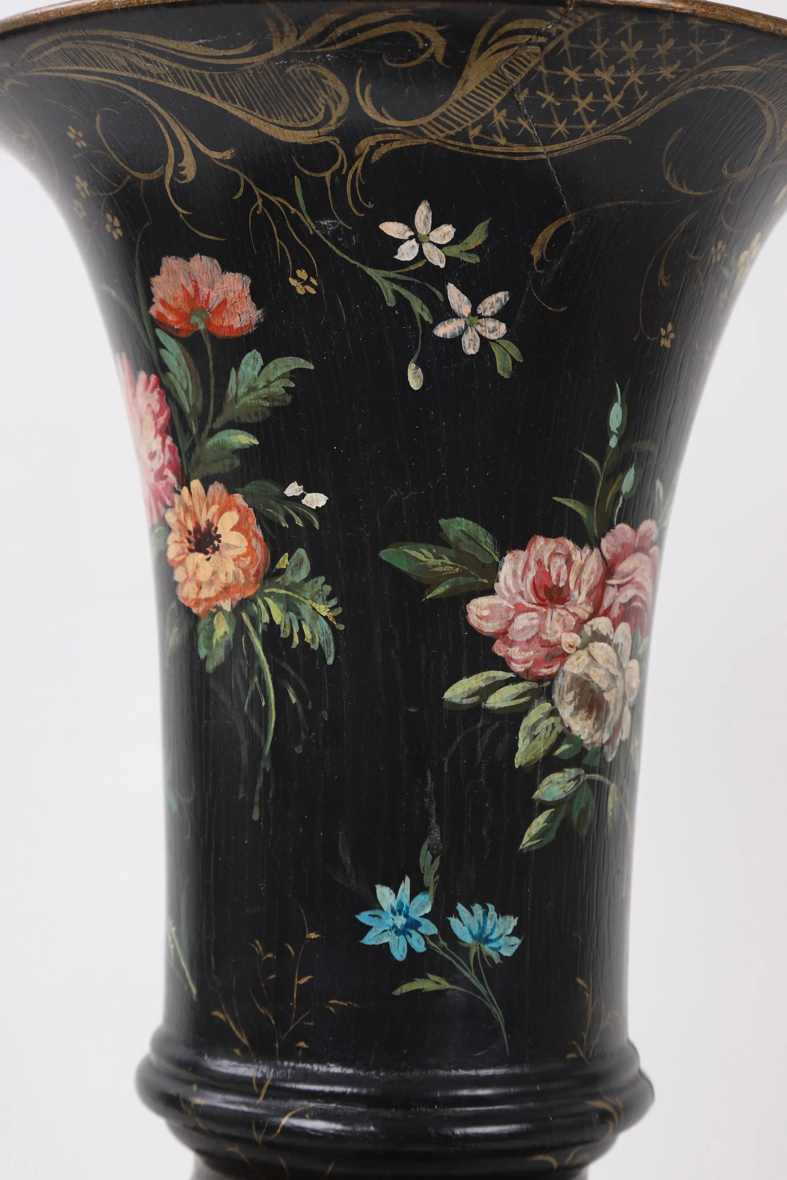 Vase Lamp With Gold and Ochre Details Featuring Multiple Famille Roses - 5