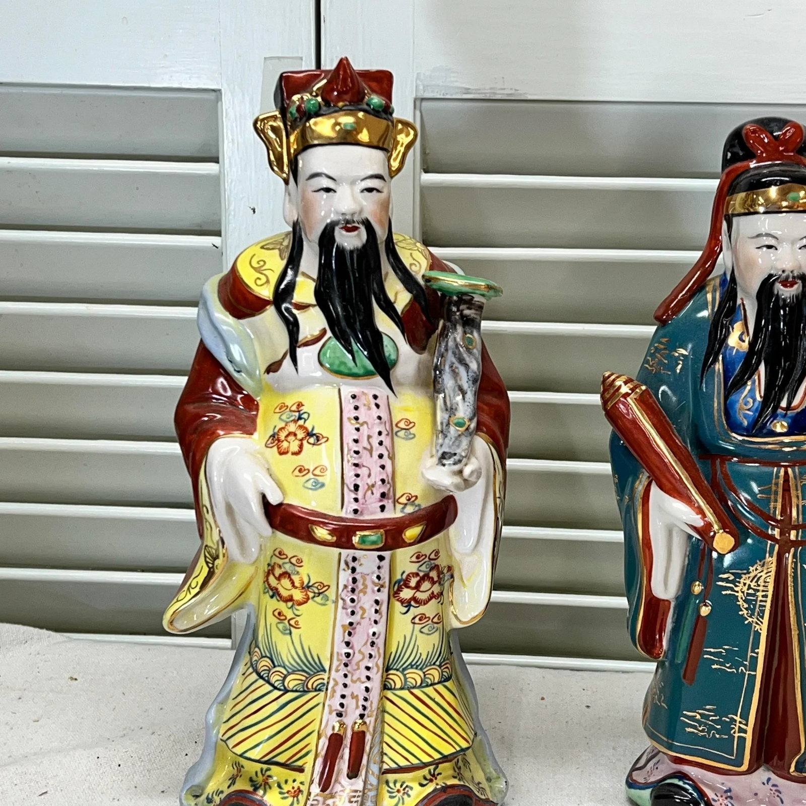 Vintage Chinoiserie Chinese Emperor Figurines - Set of 3 - 5