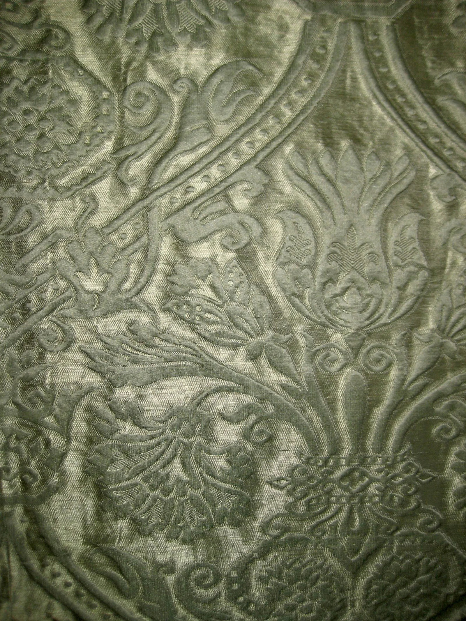 Antique Italian Trapunto Brocatelle Tablecloth - 5