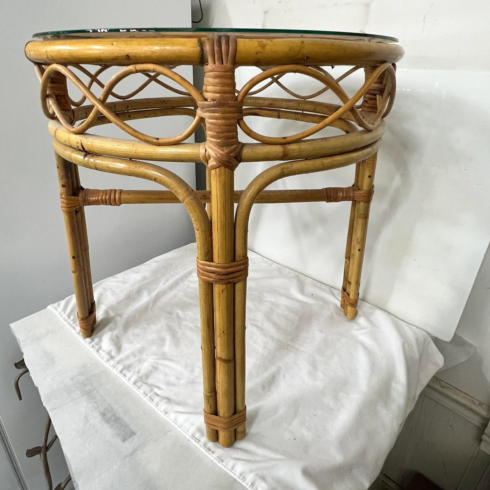 Vintage Round Old Florida Glass Top Bamboo Drinks / Side Table - 4