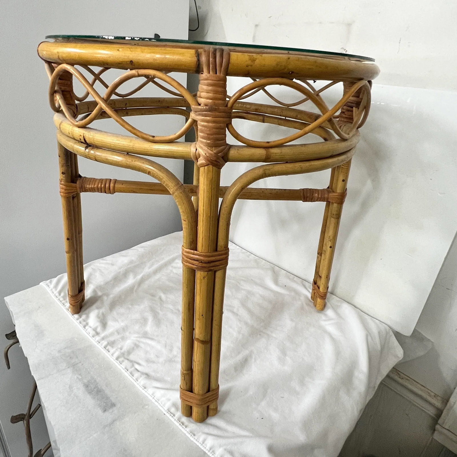 Vintage Round Old Florida Glass Top Bamboo Drinks / Side Table - 5