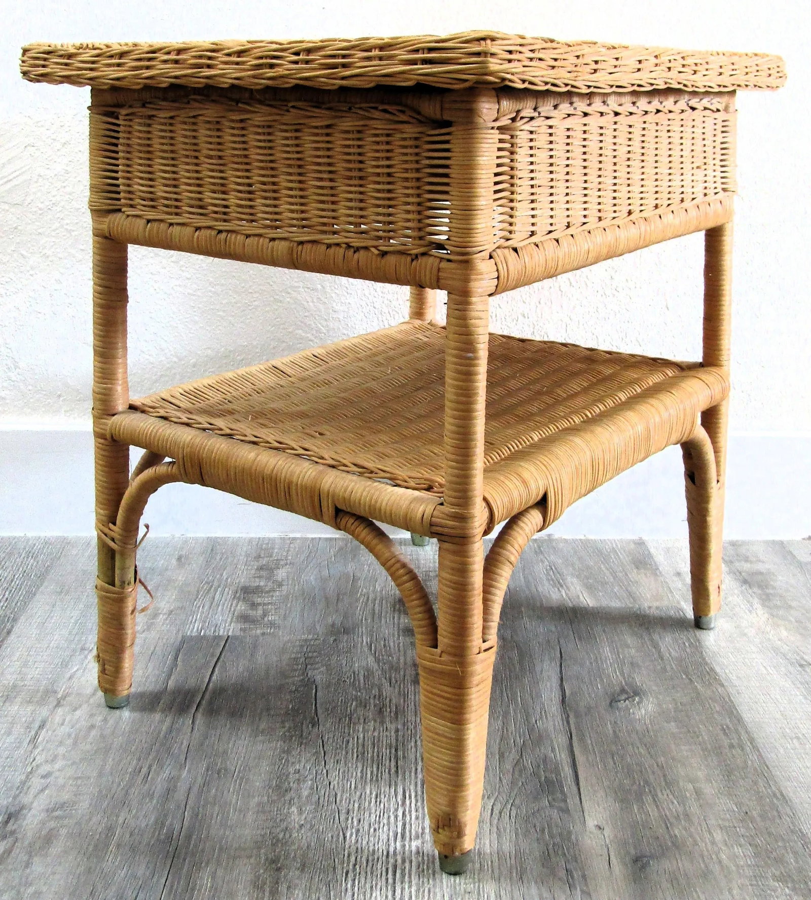 1960s Vintage French Country Wicker End Table Side Table With Bottom Shelf - 5