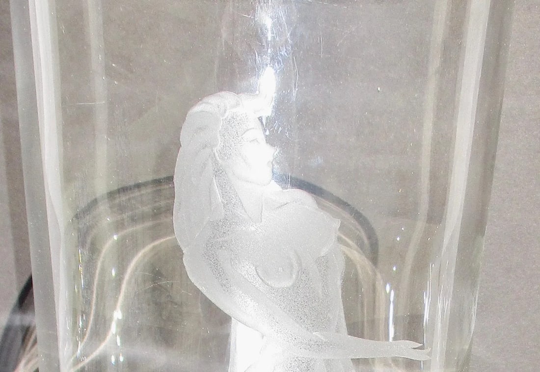 Czechoslovakian Glass Vase With Etched Dancer - 5