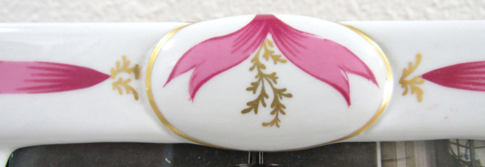 Mangani Italy Magenta and White Porcelain Frame - 4