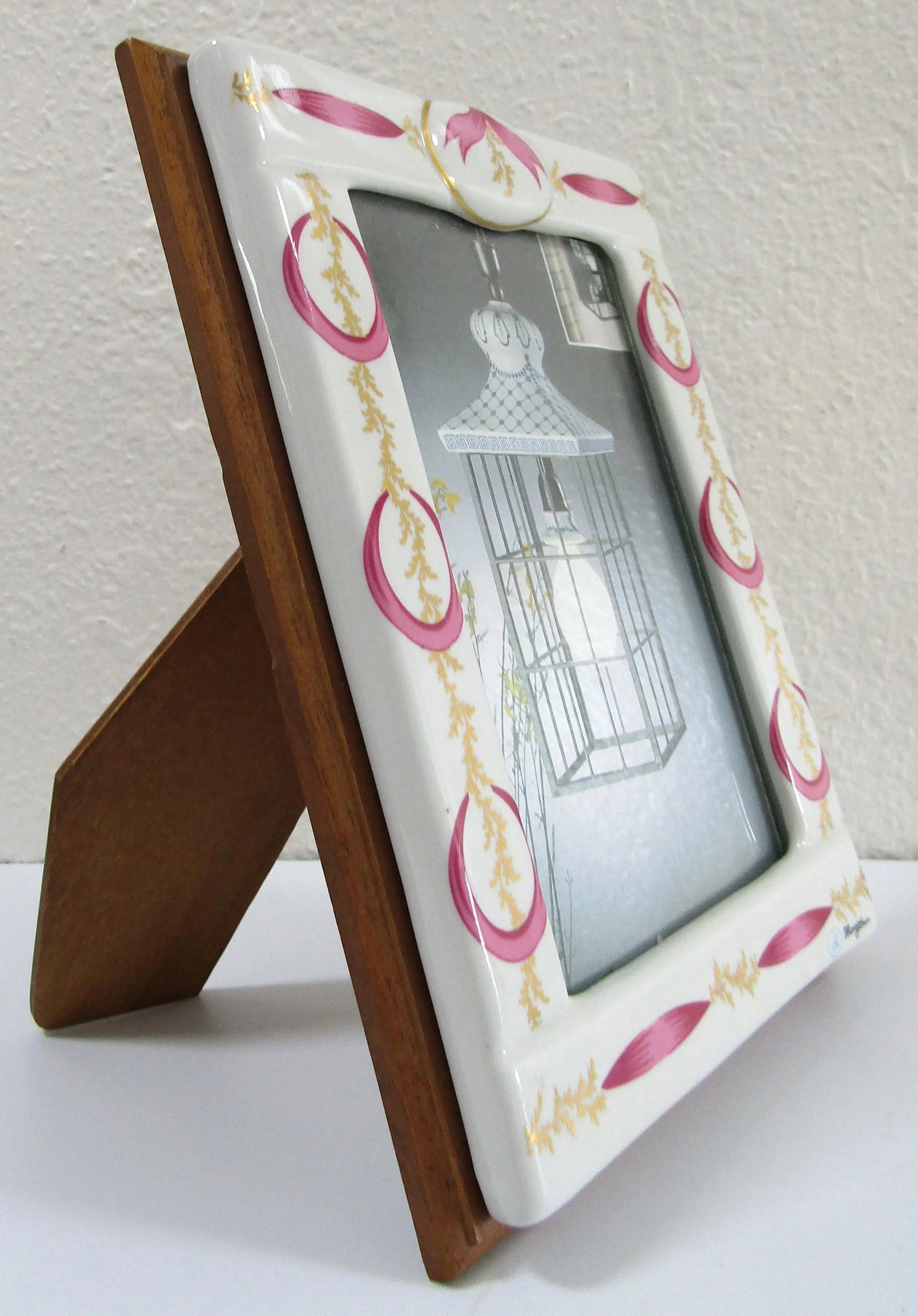 Mangani Italy Magenta and White Porcelain Frame - 7