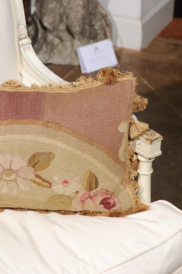 19th Century French Aubusson Tapestry Pillow with Flowers and Petite Tassels - 3
