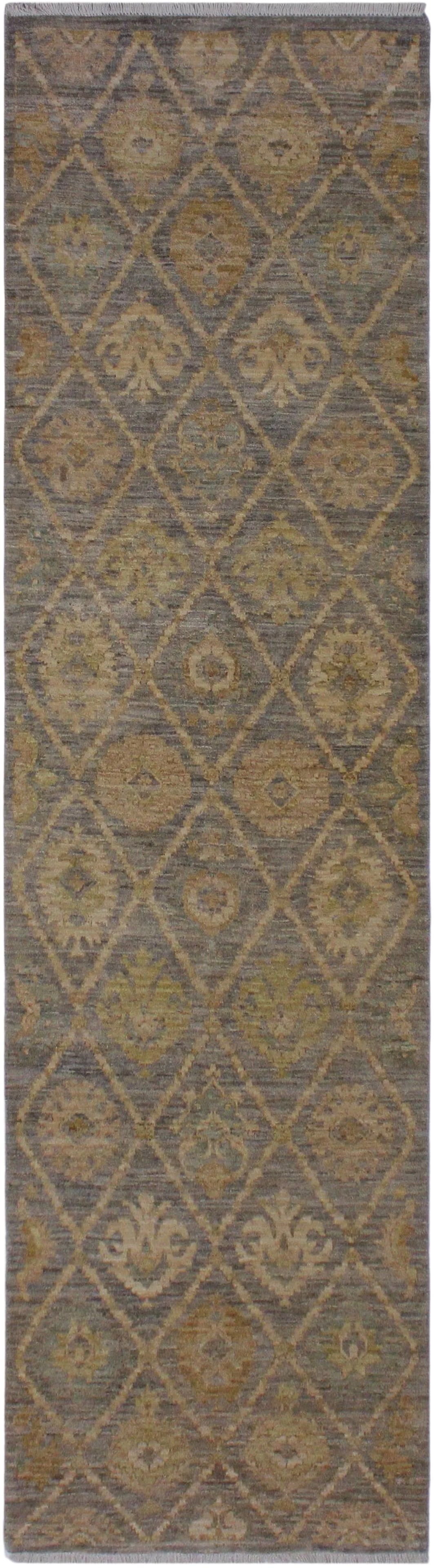 1990s Boho Chic Modern Heidy Gray/Ivory Hand-Knotted Wool Rug - 2"²7"³ × 9"²: Designed with mesmerizing intricacy and gorgeous color palette, this hand-knotted masterpiece demonstrates the beauty and electrifying thrill of Pak Persian art. These meticulously handcrafted rug is