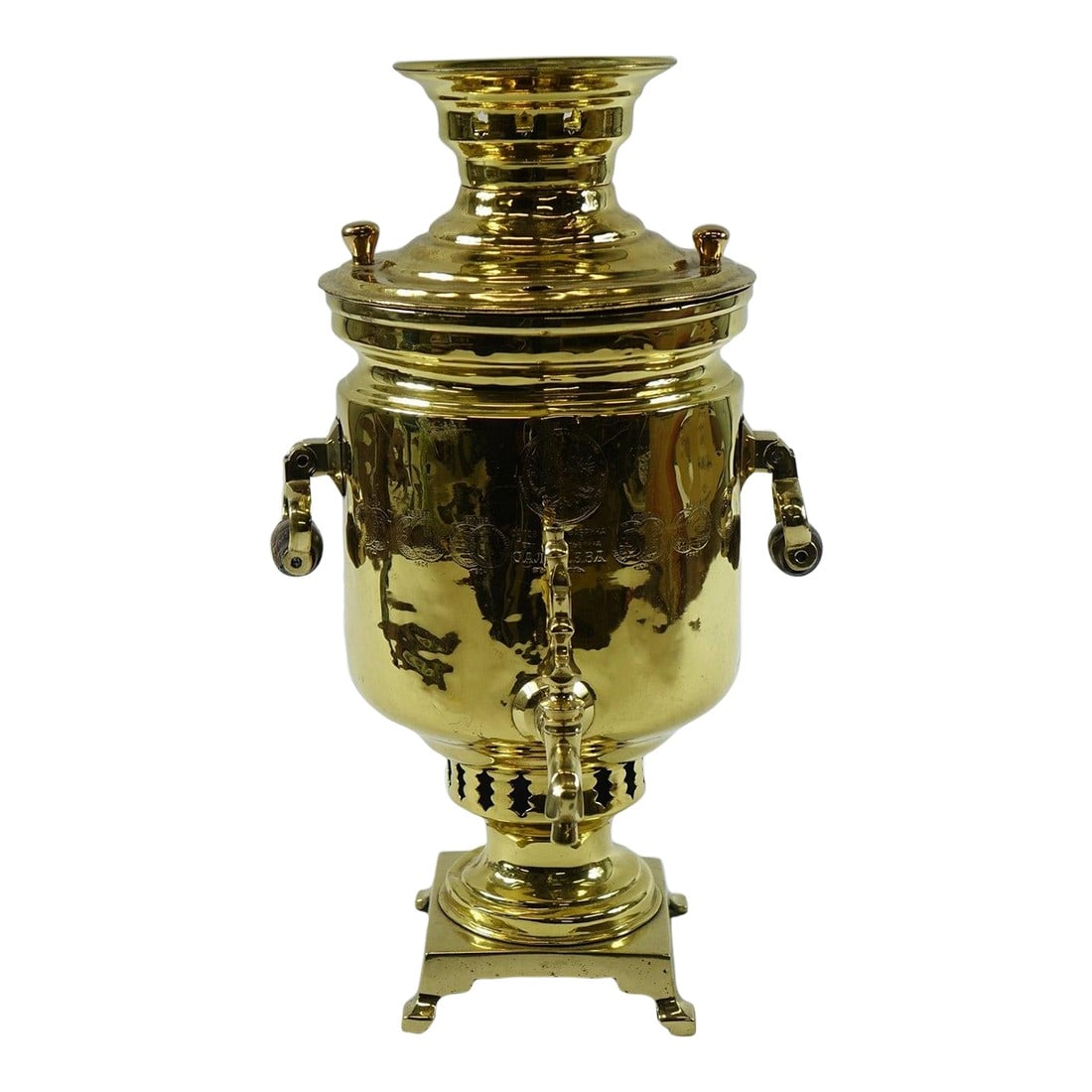 19th Century Brass Samovar – Antique-Style Design With Stamps: This brass Russian samovar is a stunning blend of old-world craftsmanship and modern functionality. Designed in the traditional style of 19th-century Russian tea culture, it features detailed engravin