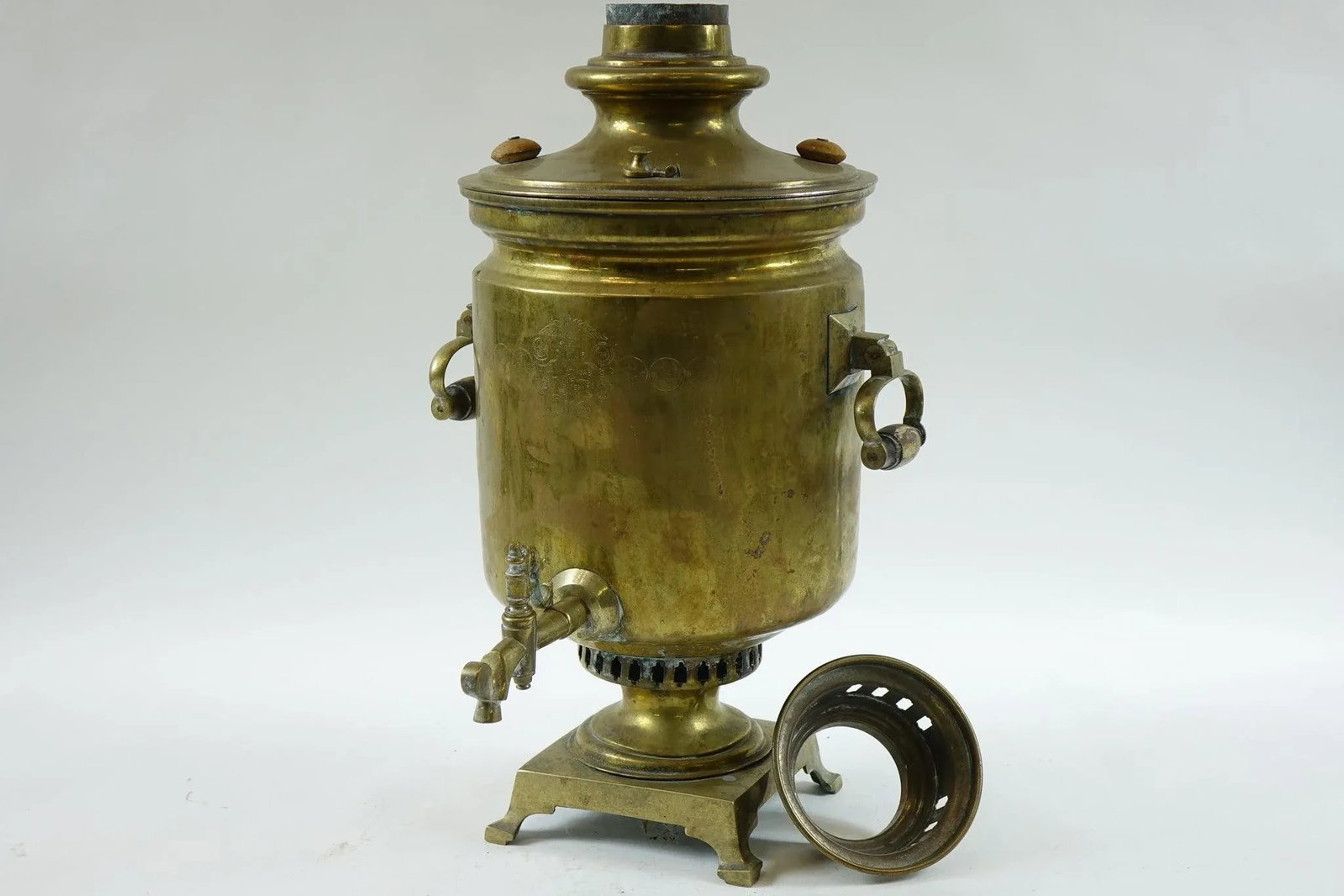 Antique-Style Brass Samovar – Traditional Design With Stamps - 2