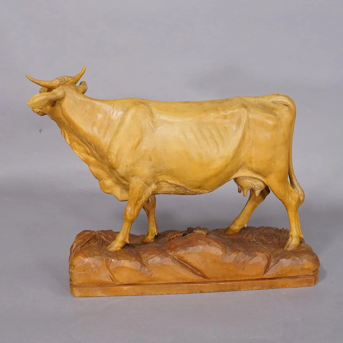 Large Wooden Carved Female Cattle Sculpture Brienz Switzerland Ca. 1920s - 4