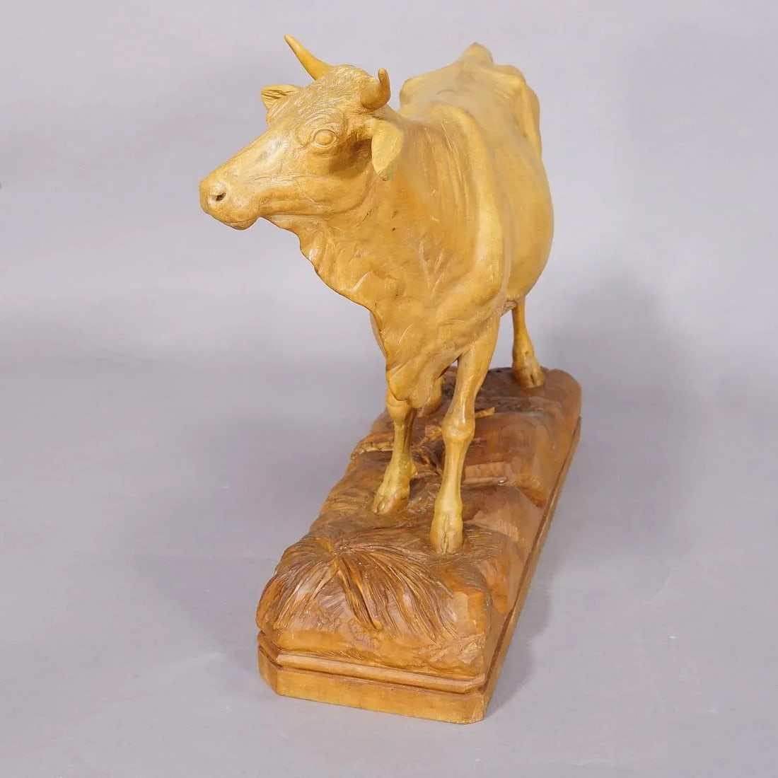 Large Wooden Carved Female Cattle Sculpture Brienz Switzerland Ca. 1920s - 9