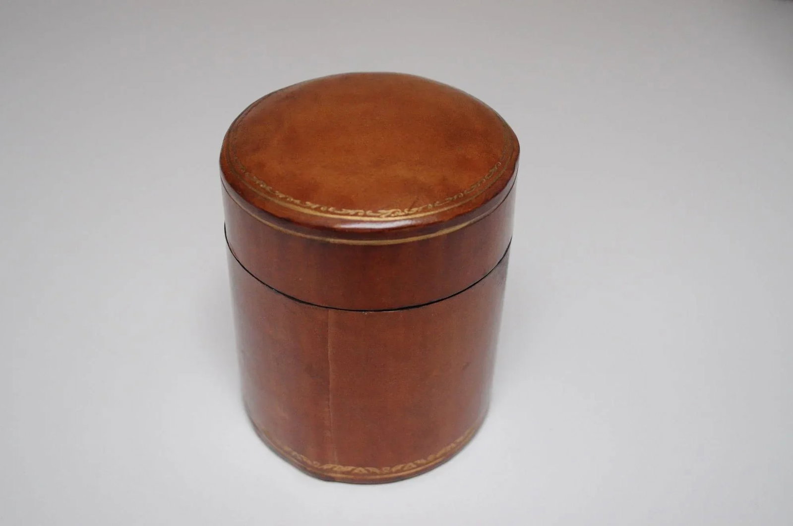 Collection of Four Vintage Florentine Scuola Del Cuoio Embossed Leather Boxes - 7