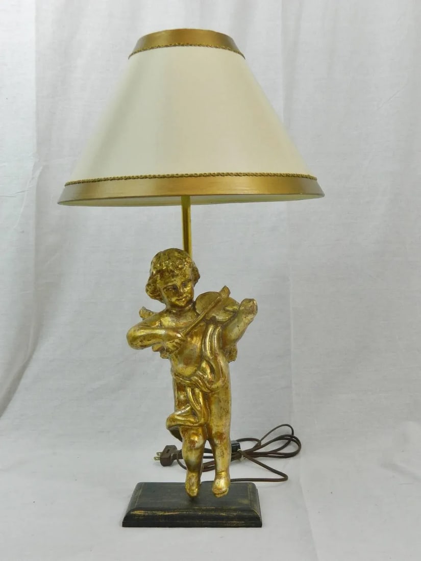 Baroque Style Carved Giltwood Cherub or Putti Adapted as a Lamp, 20th Century - 10
