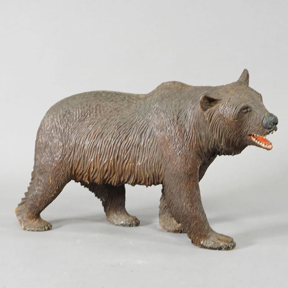 Large Wooden Strolling Bear Handcarved in Brienz Ca. 1930 - 2