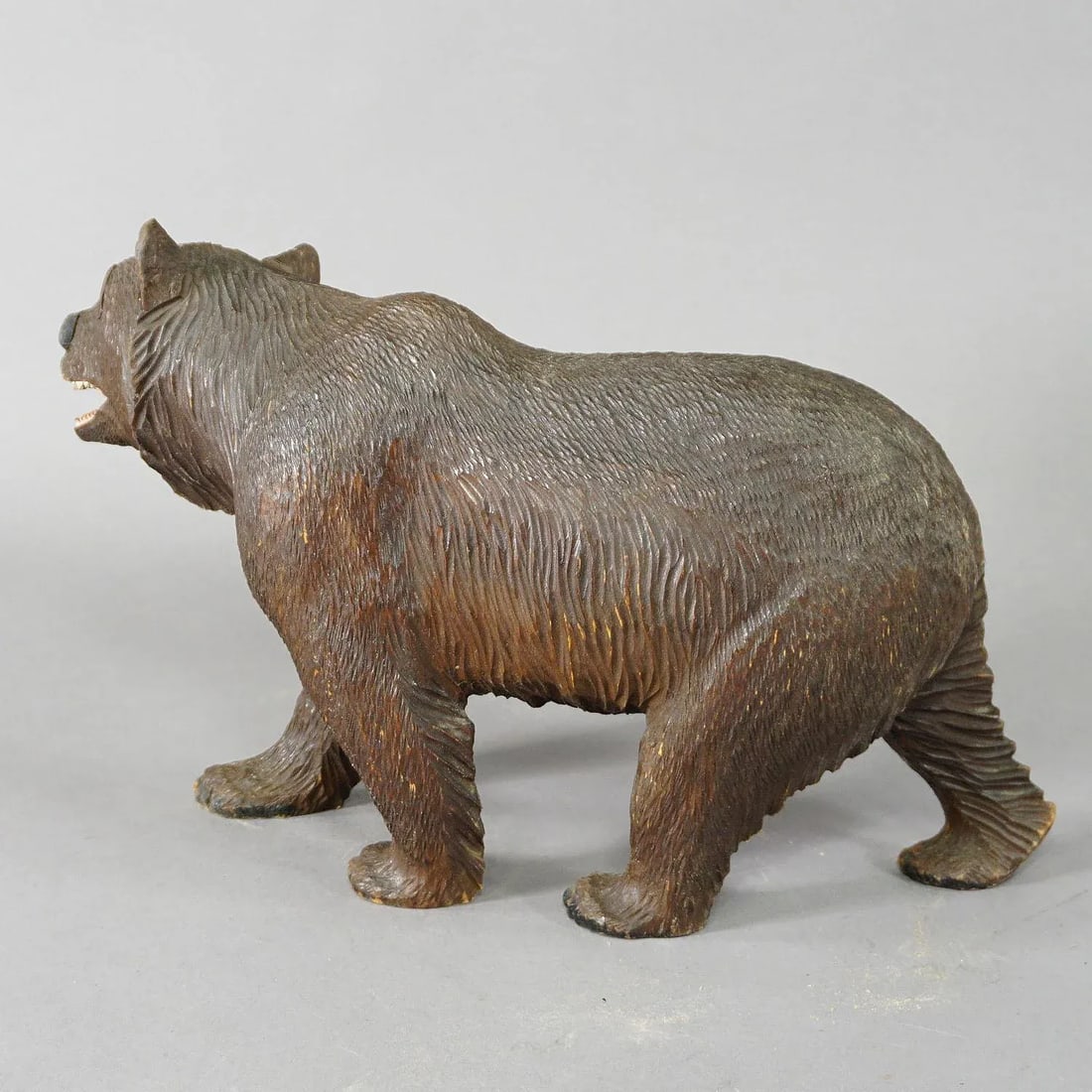 Large Wooden Strolling Bear Handcarved in Brienz Ca. 1930 - 3