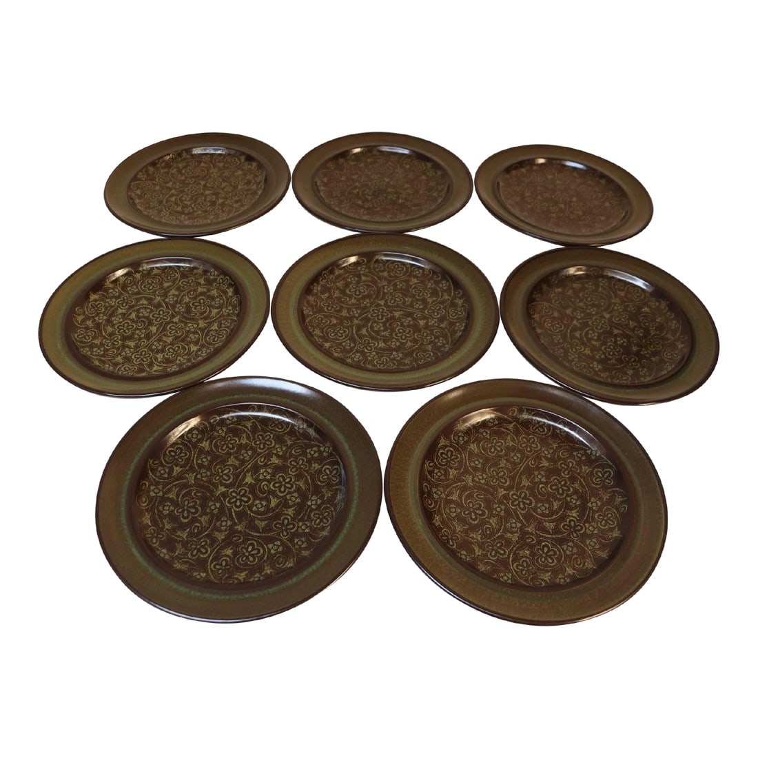 Set of Eight Vintage Franciscan "Madeira" Pottery Earthernware Dinner Plates: Set of eight earthenware Franciscan dinner plates in the Madeira pattern (ca. 1970s, USA - line discontinued in 1983). Attractive earth tone palette - chocolate brown with green and olive