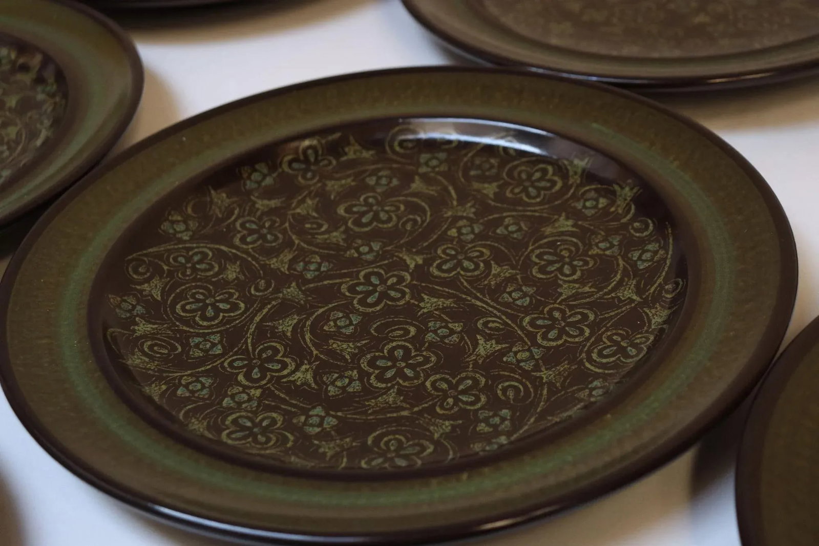 Set of Eight Vintage Franciscan "Madeira" Pottery Earthernware Dinner Plates - 4