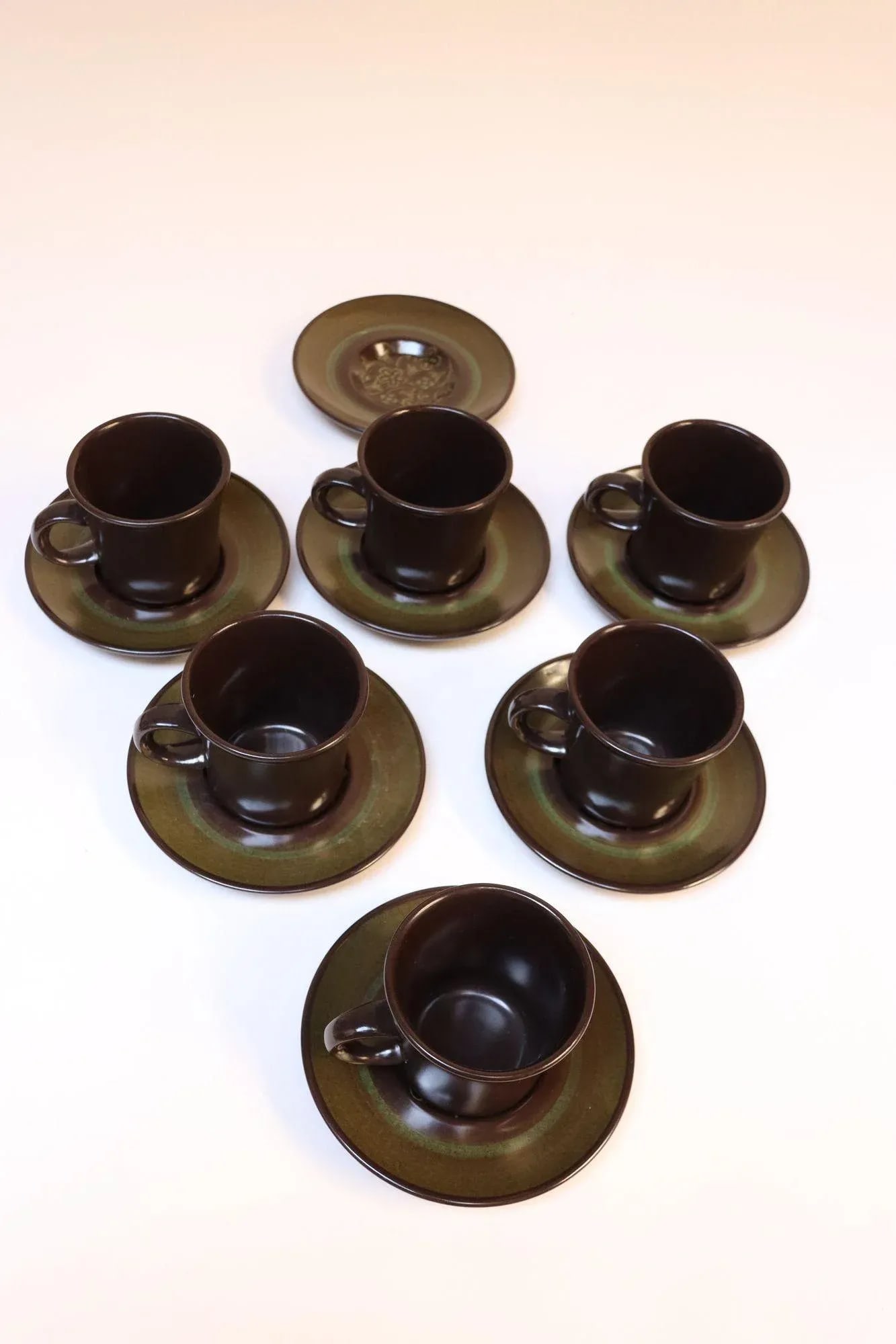Set of Six Vintage Franciscan "Madeira" Pottery Earthernware Teacups / Coffee Mugs With Saucers - 3