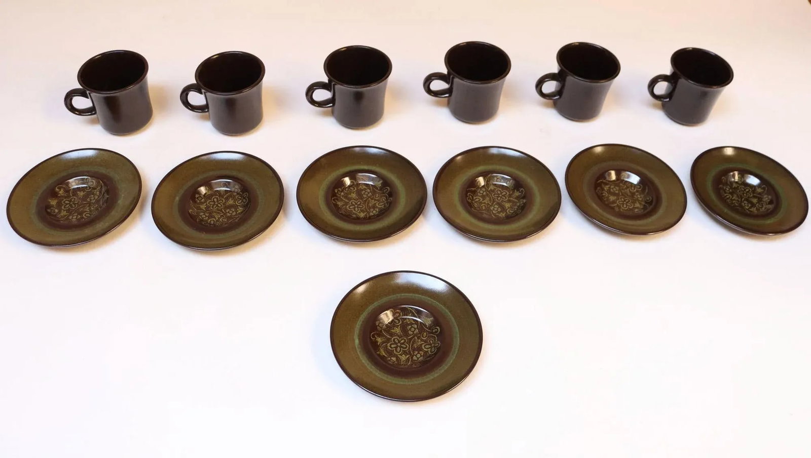 Set of Six Vintage Franciscan "Madeira" Pottery Earthernware Teacups / Coffee Mugs With Saucers - 4