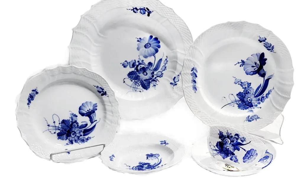 Royal Copenhagen Blue Flowers Curved Service for 8 - 48 Pieces - 2