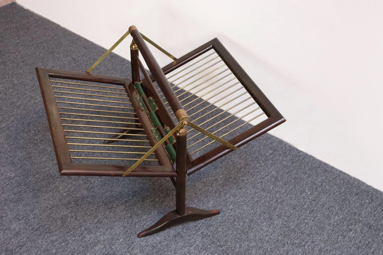 Vintage Italian Mahogany and Brass Collapsible Magazine Rack by Cesare Lacca - 5