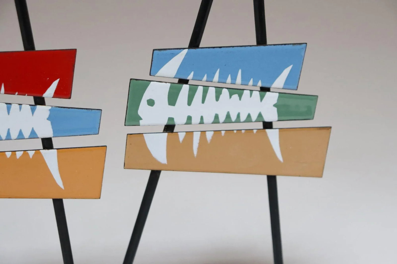 Set of Four Italian Modern Enamel and Steel "Fish" Mounted Coat Hooks by Siva - 6