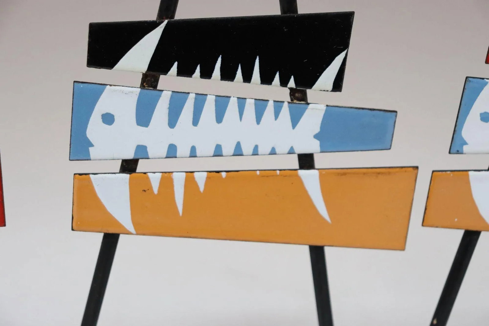 Set of Four Italian Modern Enamel and Steel "Fish" Mounted Coat Hooks by Siva - 8