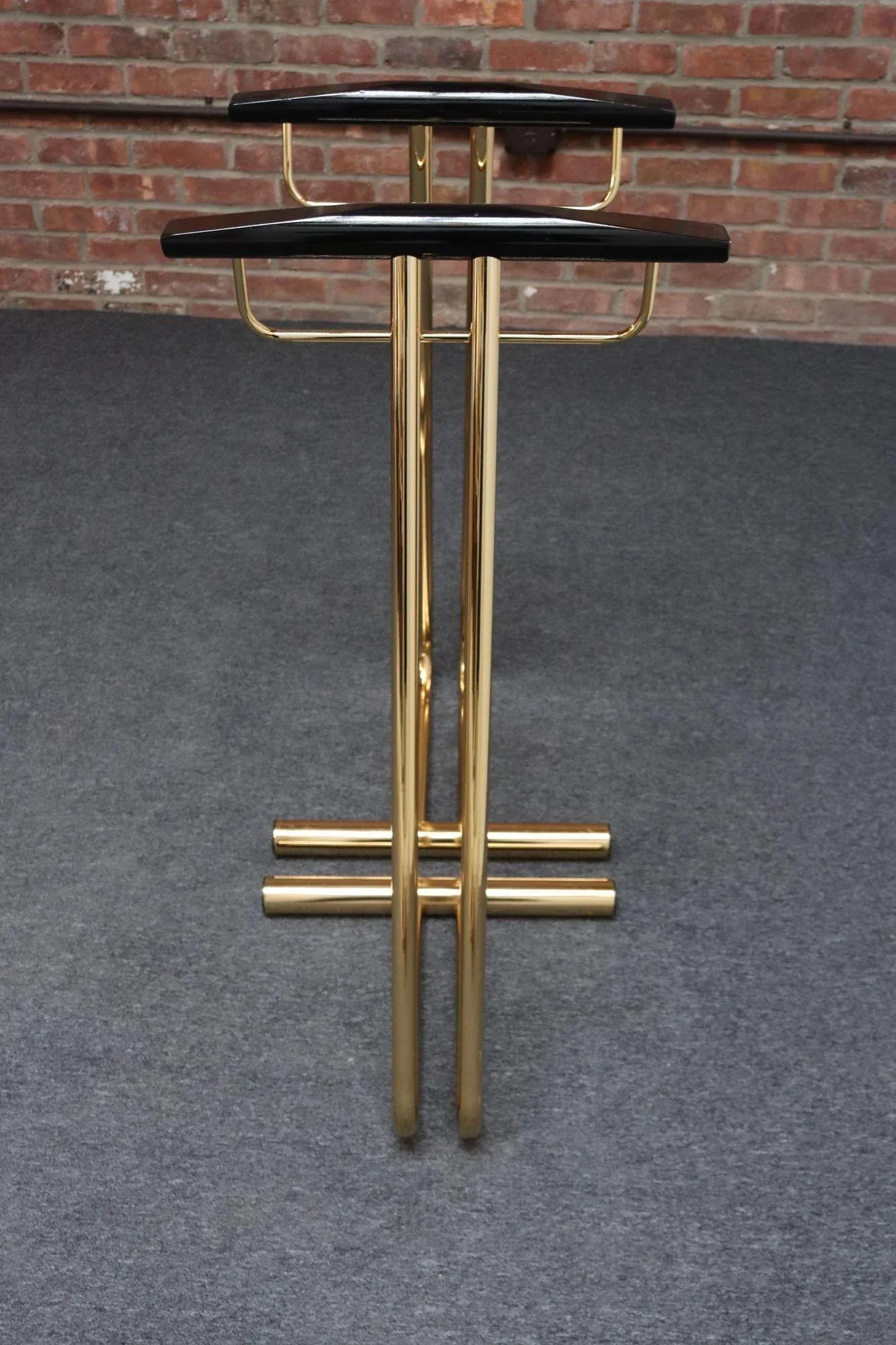 Pair of Vintage Italian Valets / Dress Boys in Polished Brass and Lacquered Wood - 7
