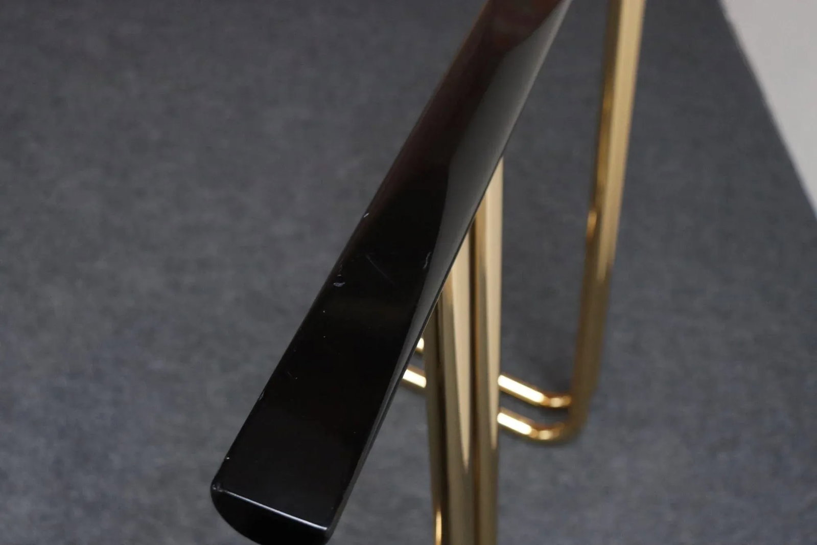 Pair of Vintage Italian Valets / Dress Boys in Polished Brass and Lacquered Wood - 9