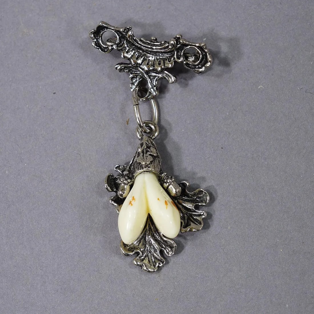 Vintage Bavarian Traditional Costume Jewelry Pin With Hunting Pendant - 2