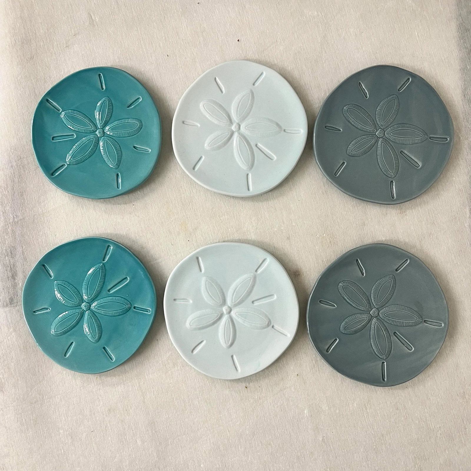 Fitz and Floyd Cape Coral Collection Coastal Sand Dollar Appetizer Mo Plates - Set of 6 - 2