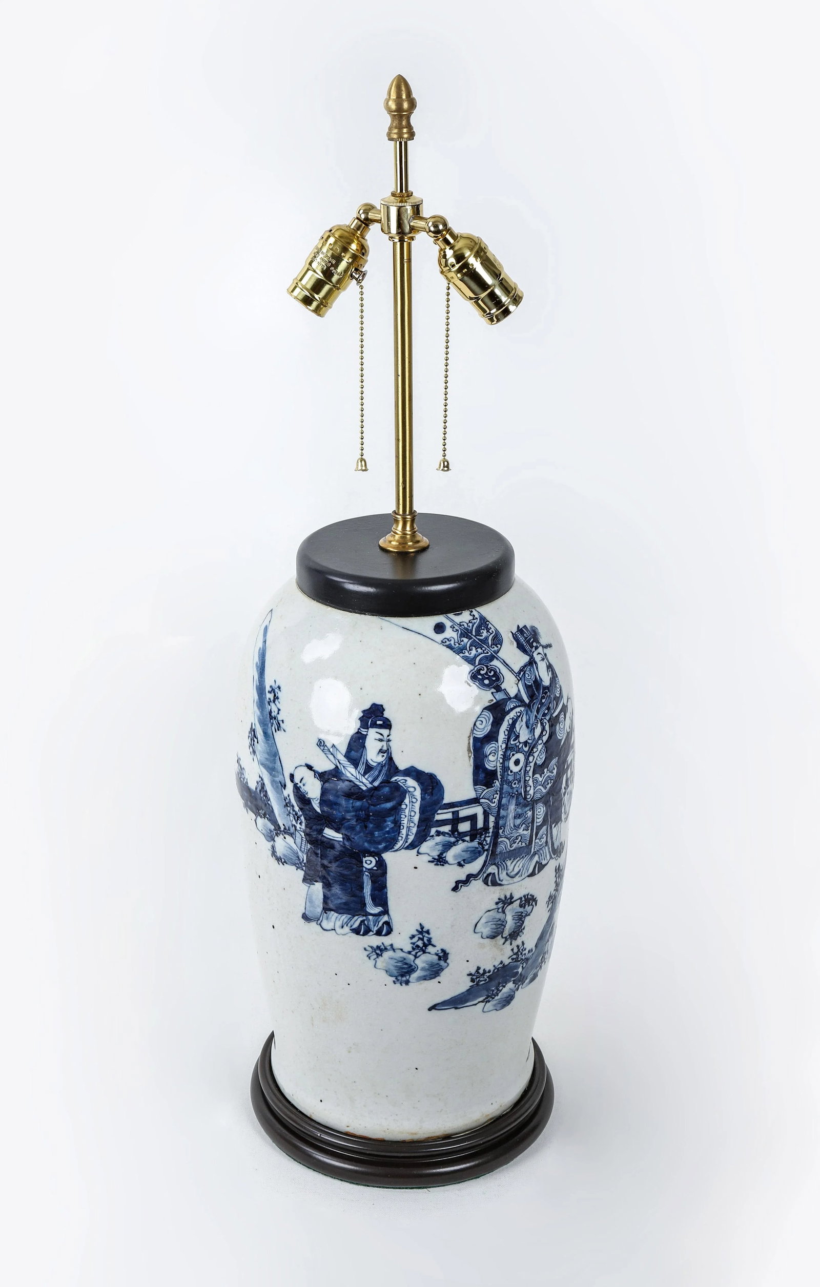 19th Century Chinese Blue and White Porcelain Vase Table Lamp - 3