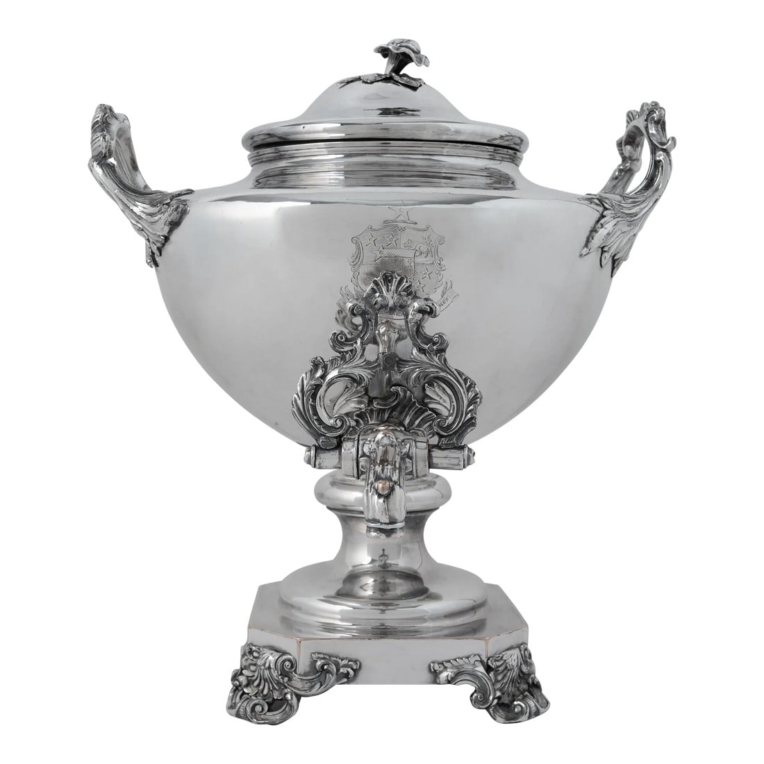 Old Sheffield Plate Hot Water Urn, Harries Family Crest, c.1830: An Old Sheffield Plate hot water urn with crest of Harries family of Tregwynt, Pembroke, circa 1830. Cover with rose and leaf finial, foliate scroll handles, octagonal plinth on reticulated shell and