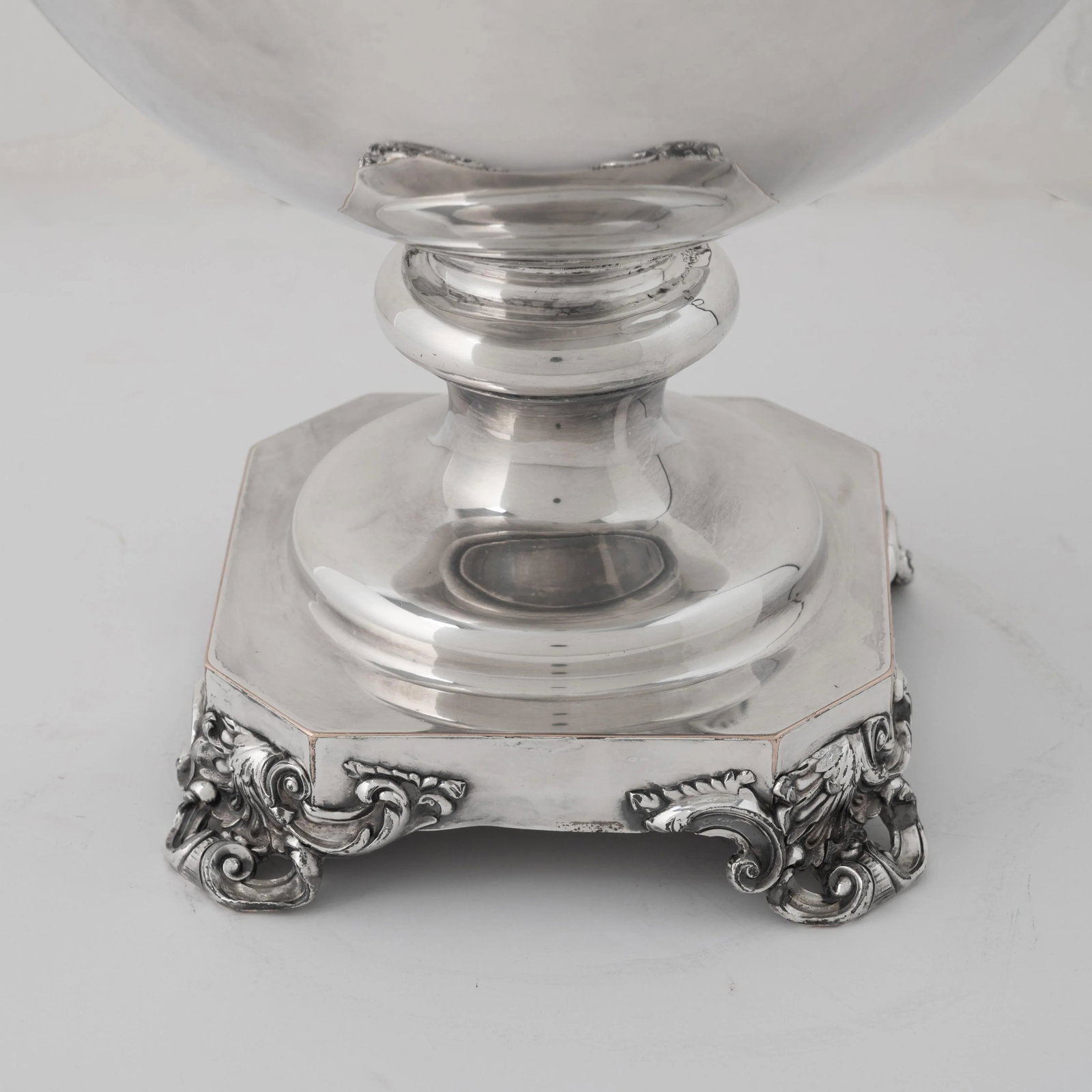 Old Sheffield Plate Hot Water Urn, Harries Family Crest, c.1830 - 7