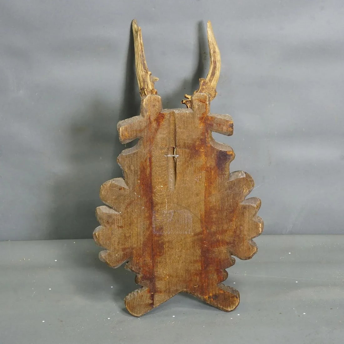 Black Forest Vintage Roe Deer Trophy on Carved Plaque 1940s - 4