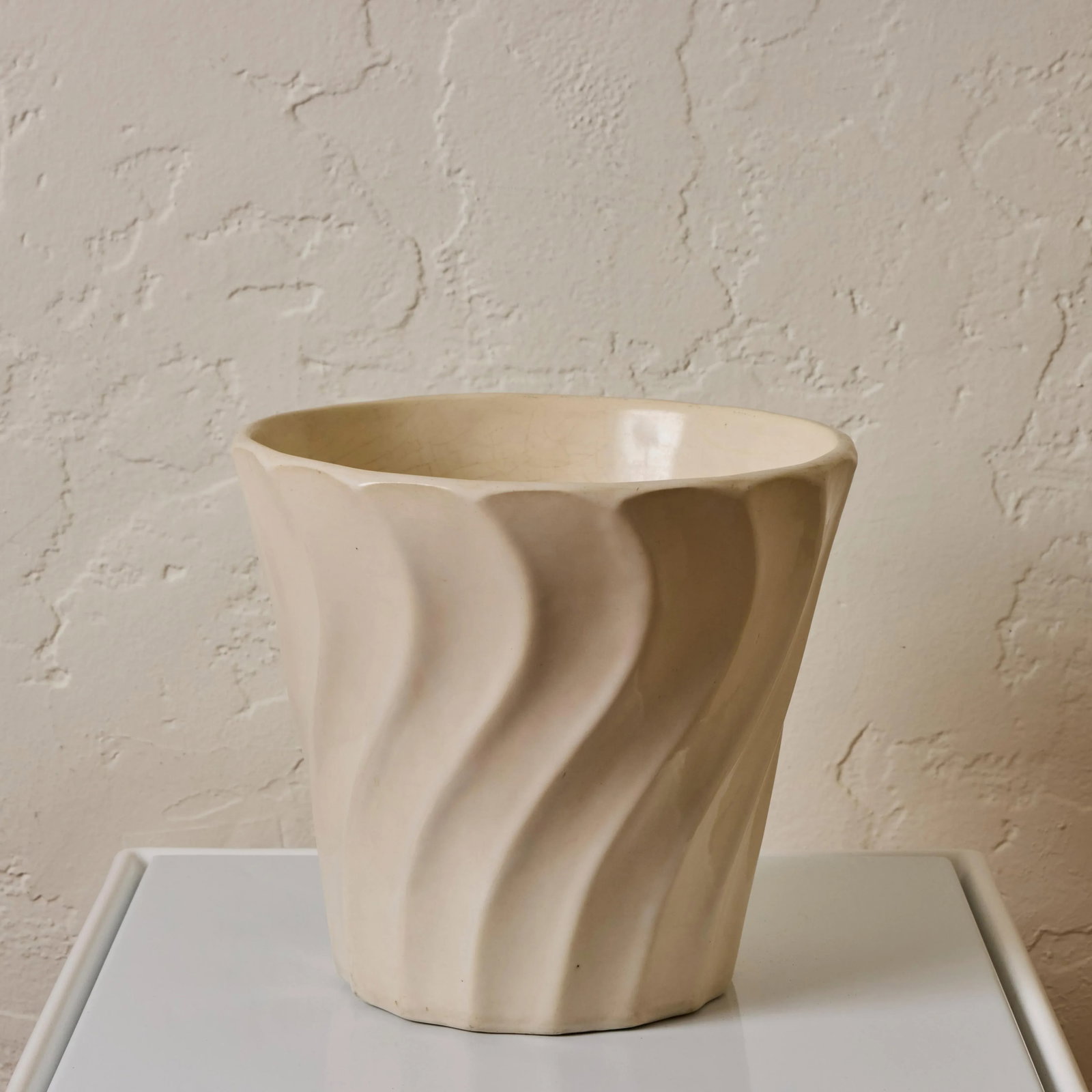 Mid-Century White Glazed Ceramic Bauer Planter - 3