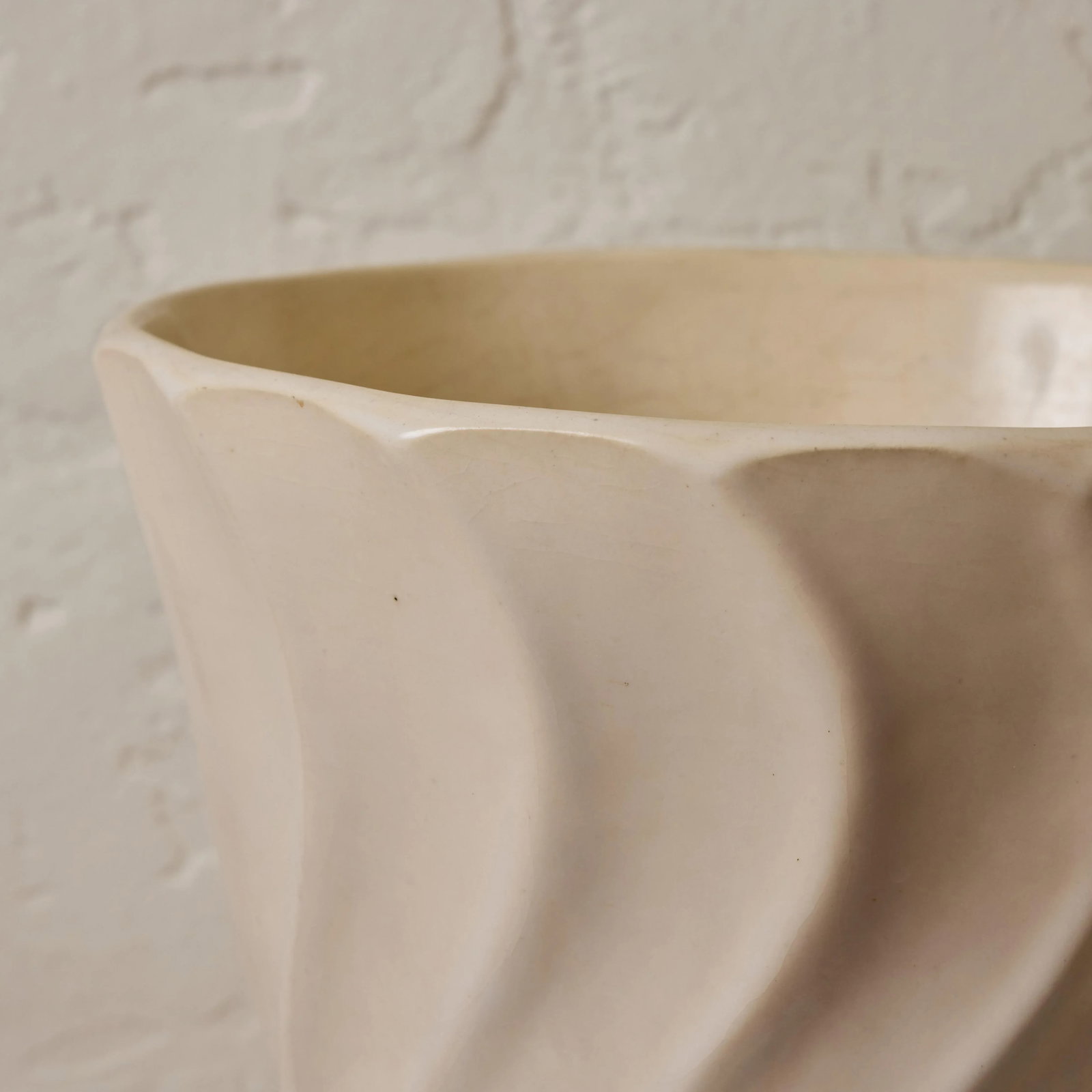 Mid-Century White Glazed Ceramic Bauer Planter - 4