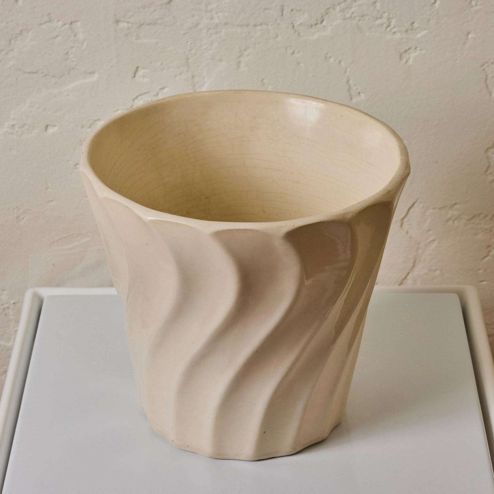 Mid-Century White Glazed Ceramic Bauer Planter - 5