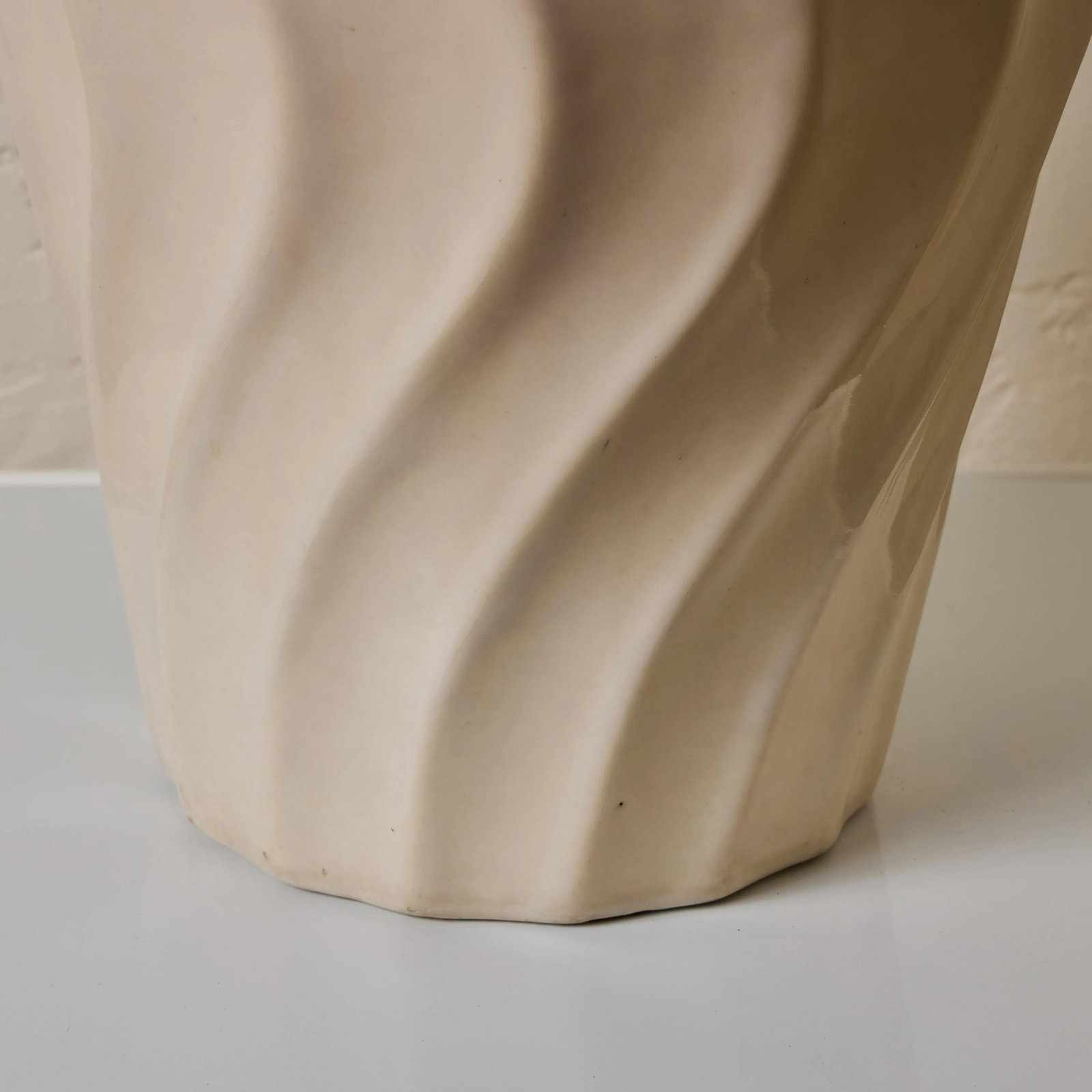 Mid-Century White Glazed Ceramic Bauer Planter - 7