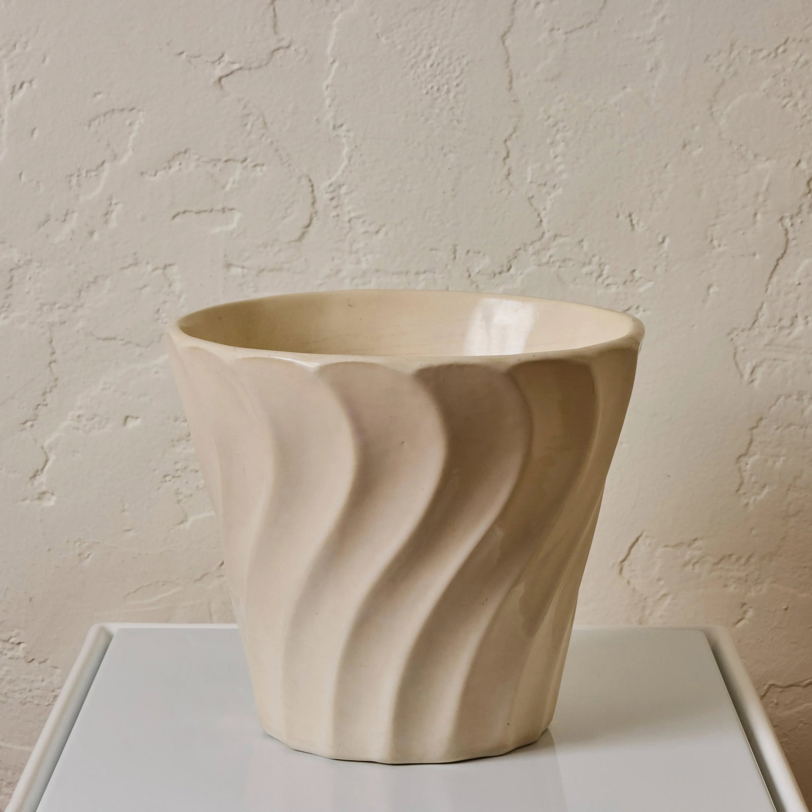 Mid-Century White Glazed Ceramic Bauer Planter - 8