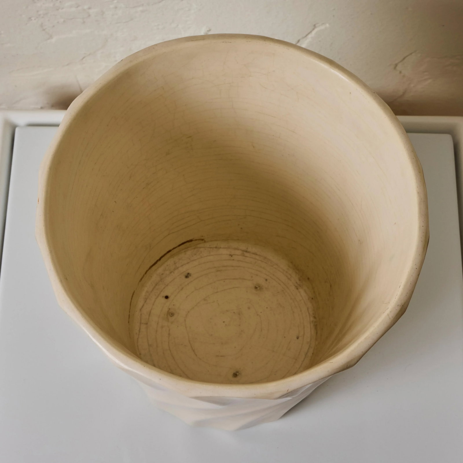 Mid-Century White Glazed Ceramic Bauer Planter - 9
