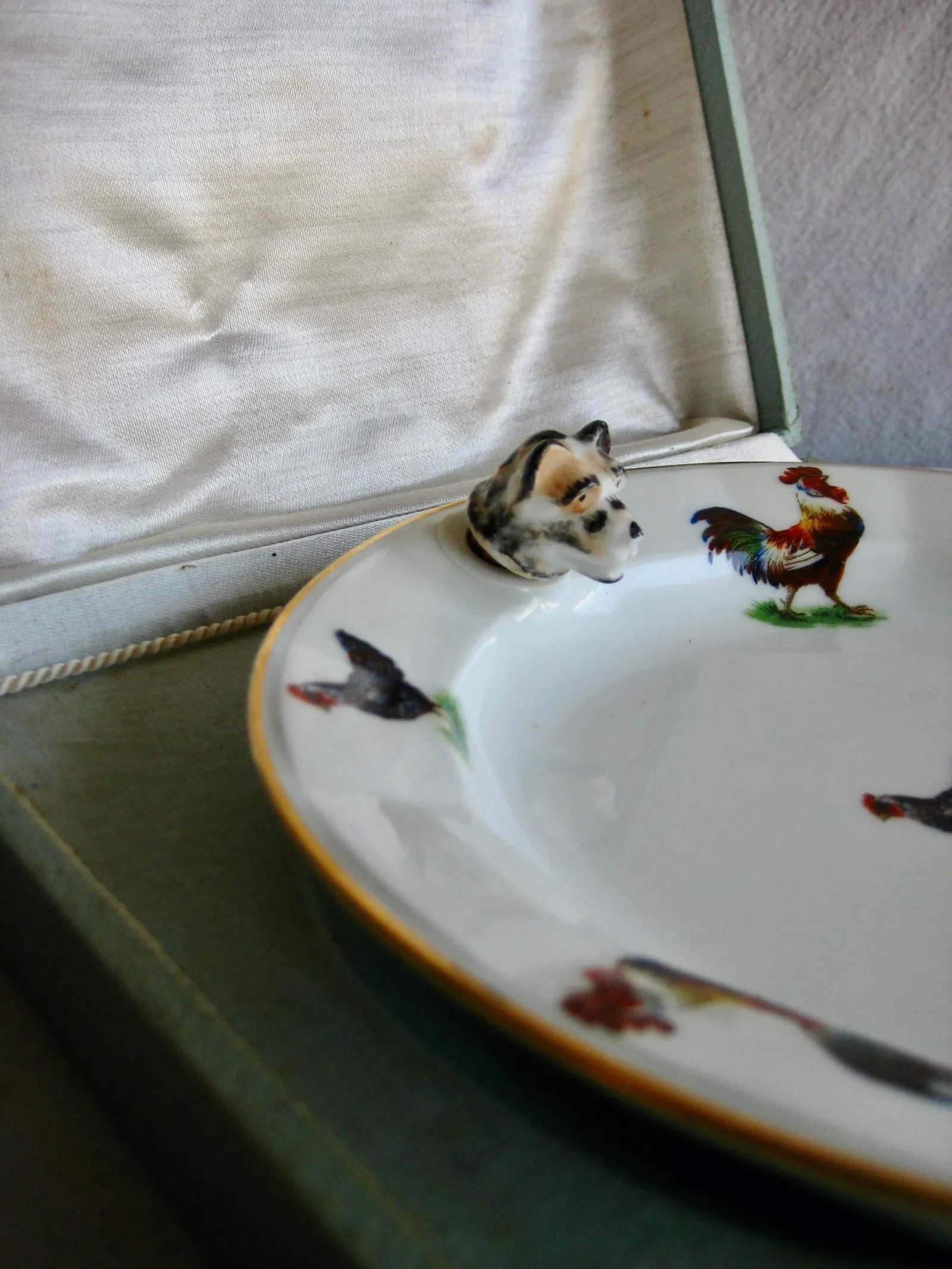 French Mid Century Modern Porcelain Baby Worming Plate - 4