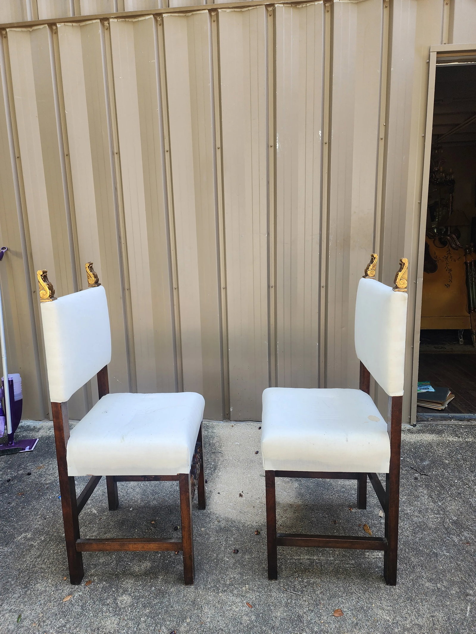 Pair of Hall Chairs With Giltwood Finials - 3