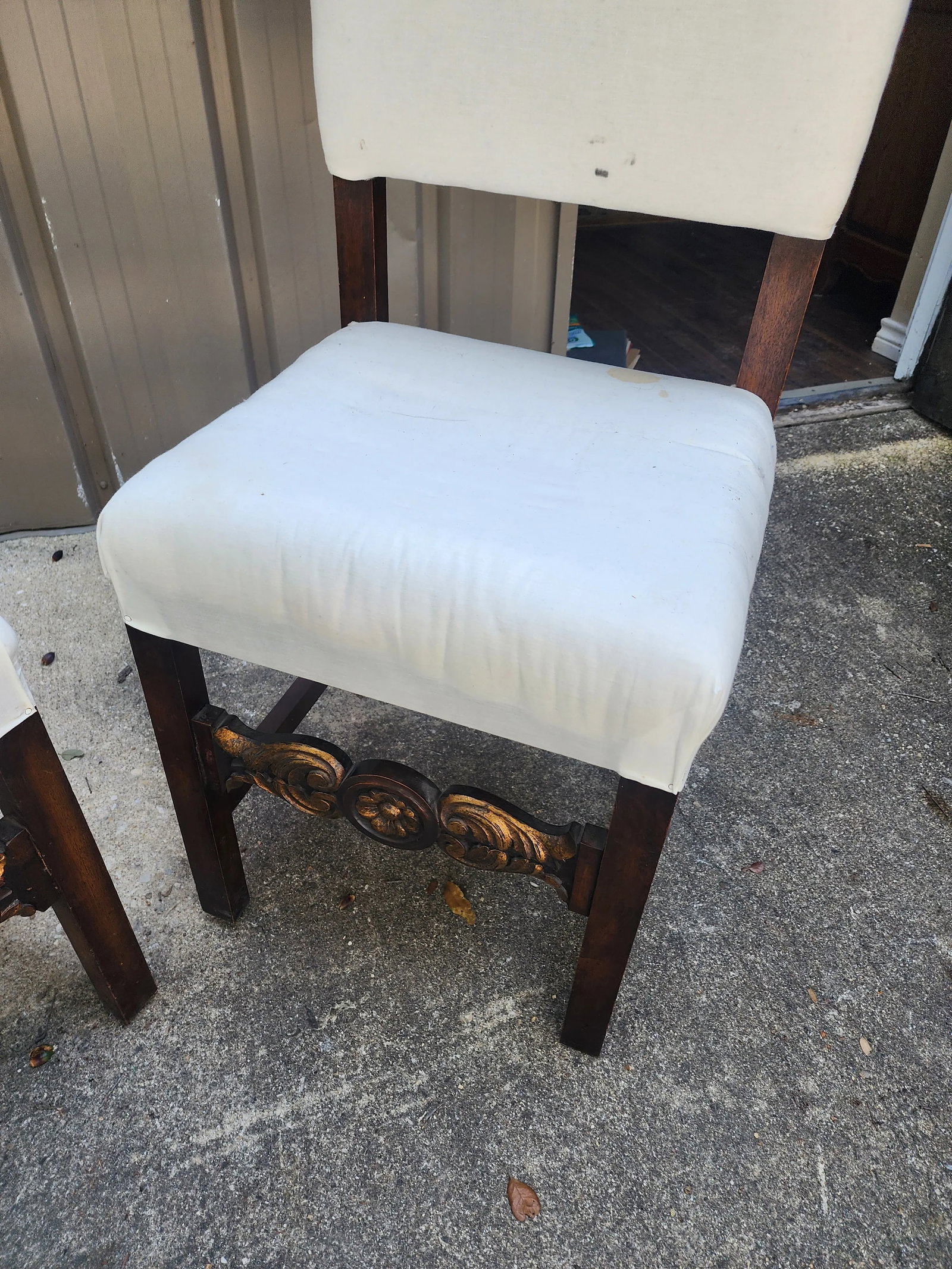 Pair of Hall Chairs With Giltwood Finials - 4
