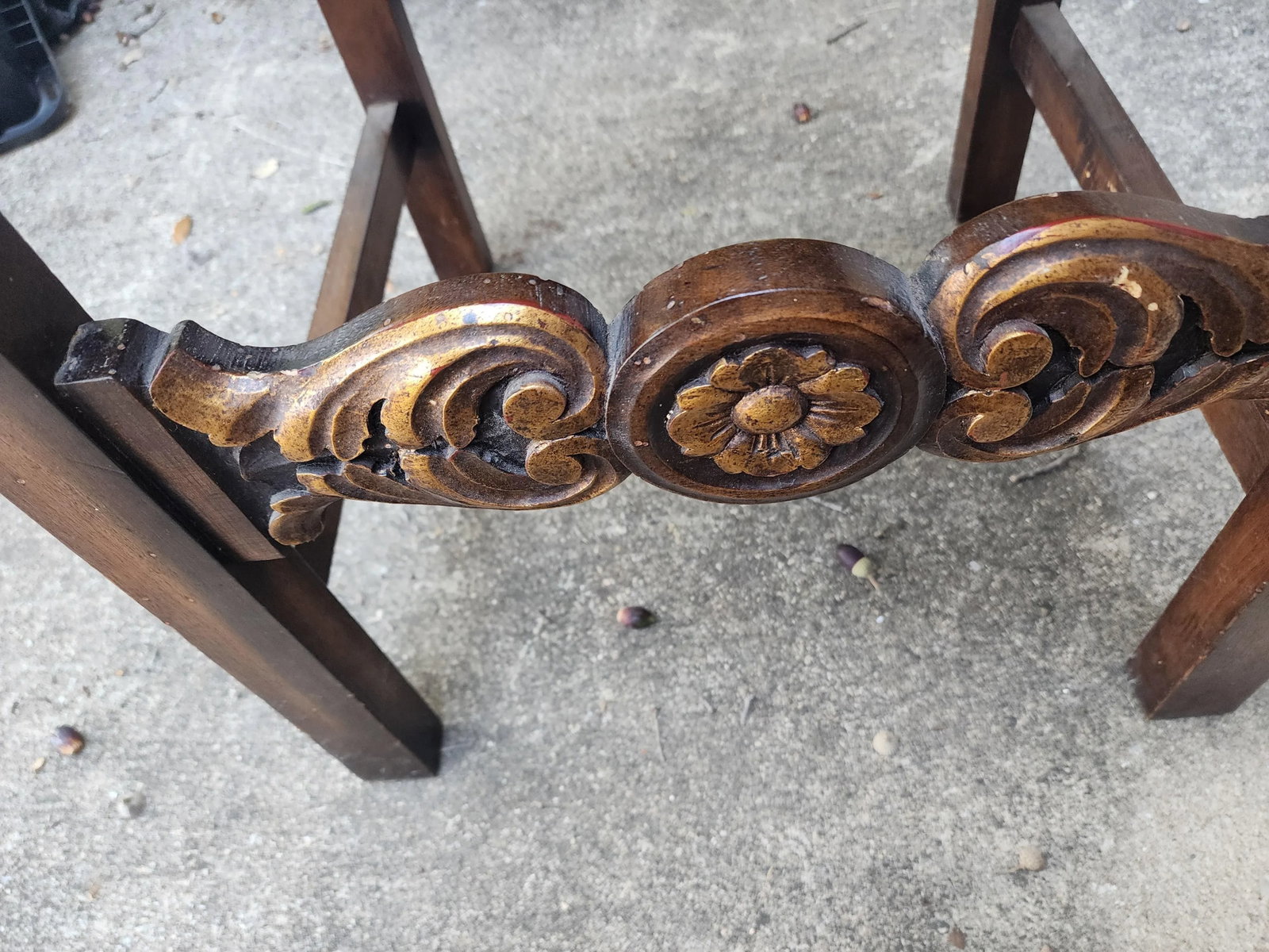 Pair of Hall Chairs With Giltwood Finials - 7